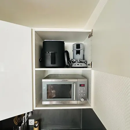 Sublime 2 Pieces Avec Terrasse Climatise- 5min Direct Paris - Free Parking Daire